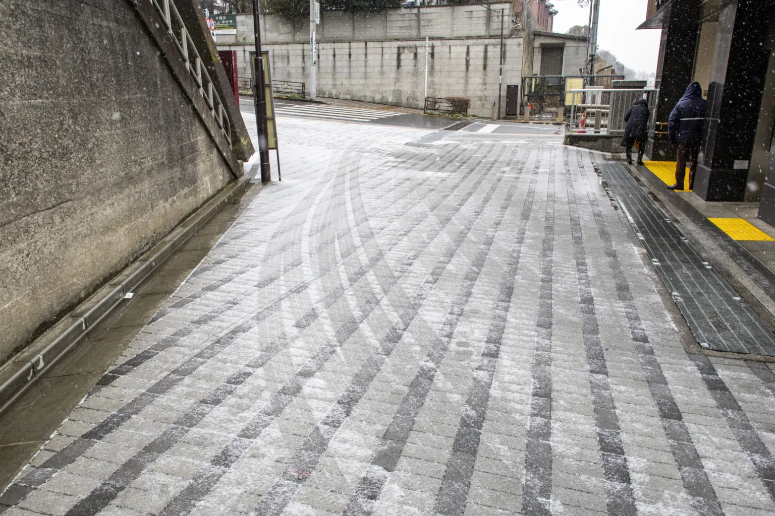 西日暮里→諏訪神社→谷中ぎんざ(雪)
