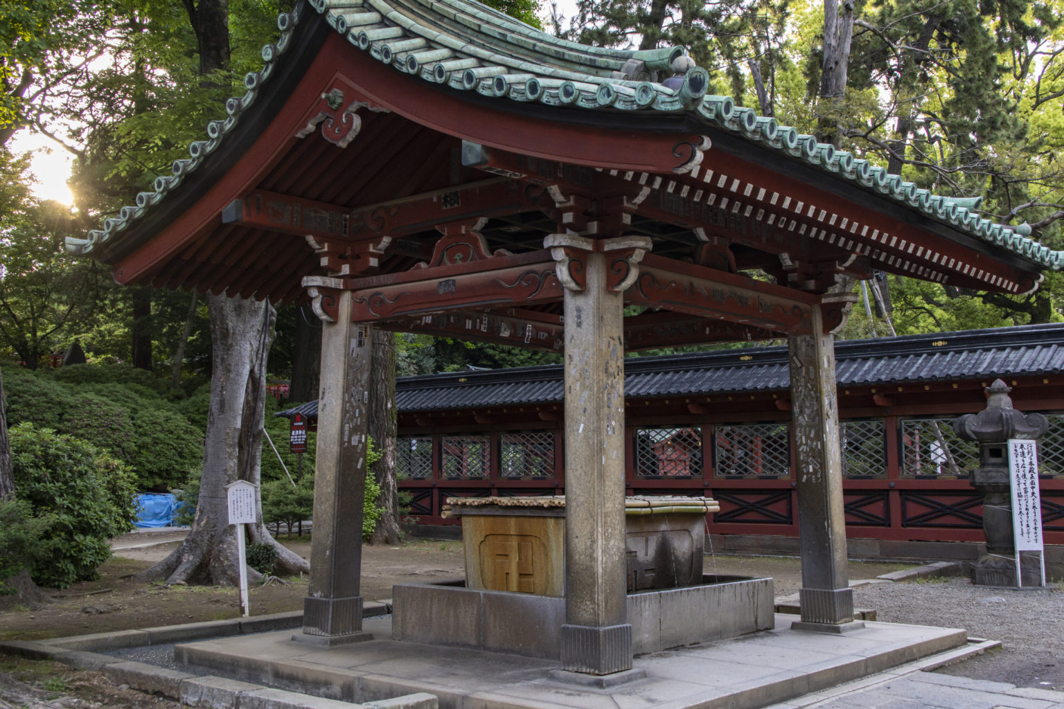 お化け階段→根津神社→谷中銀座