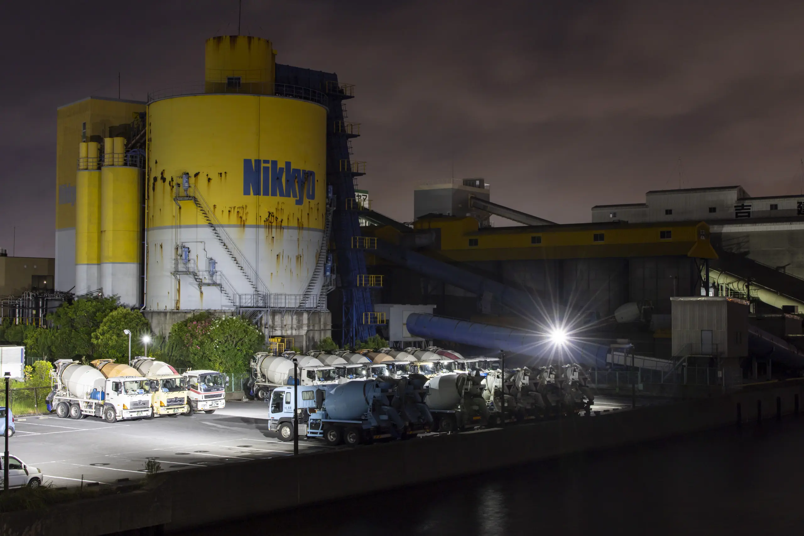 夜の新木場若洲の裏あたり