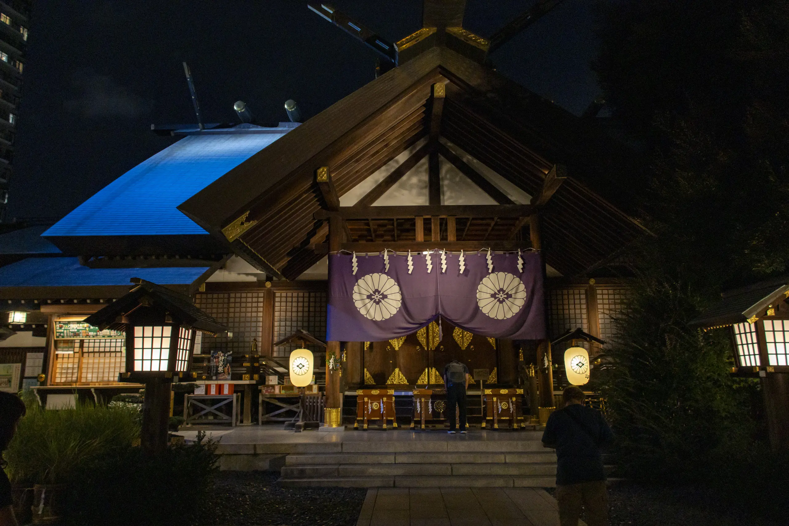 京橋→日本銀行→将門首塚→和気清麻呂像→皇居→東京大神宮→飯田橋駅