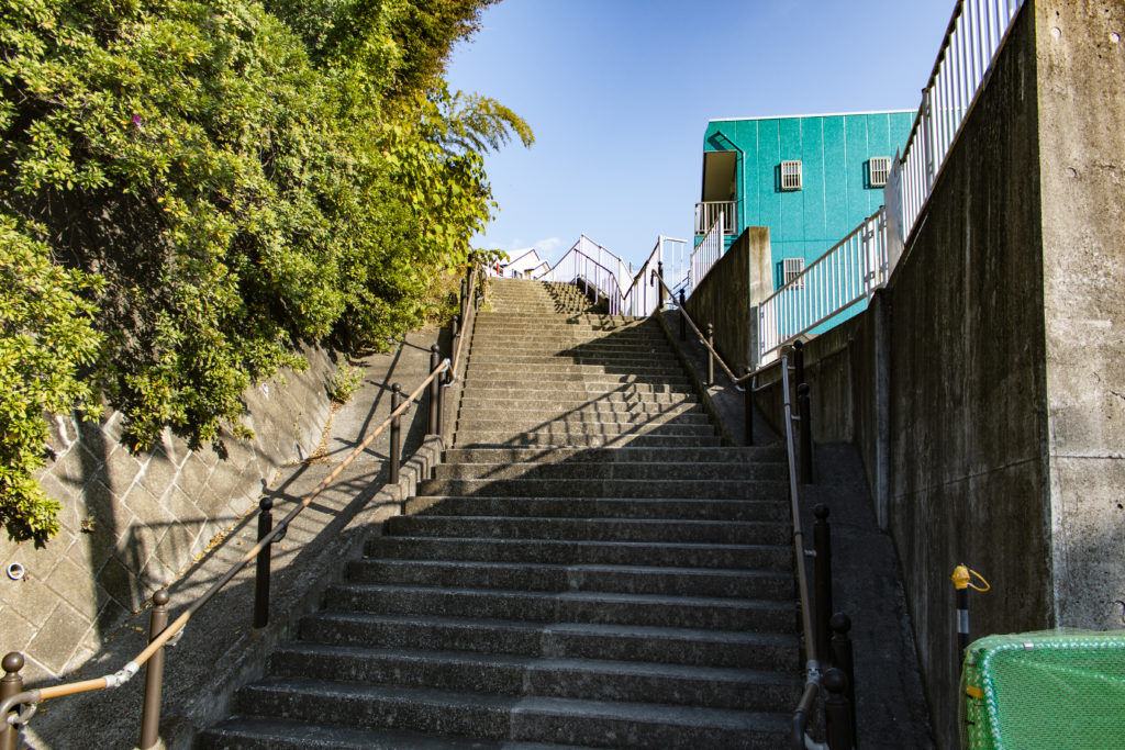 新横浜→高島山トンネル→みなとみらい
