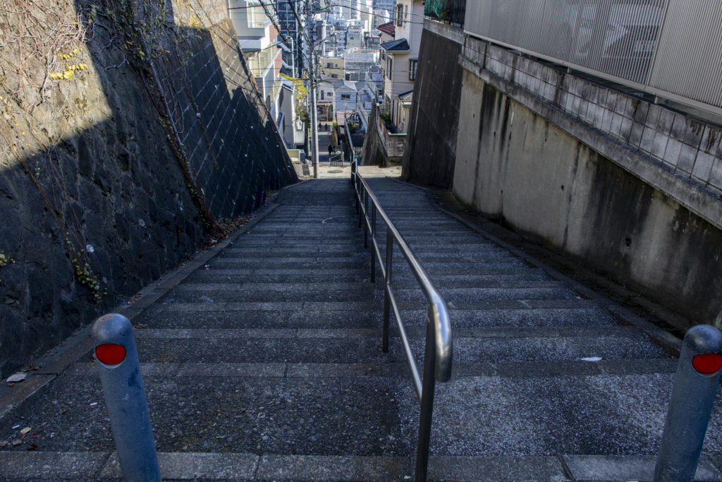 黄金町→桜木町→横浜駅