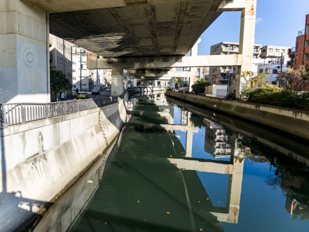 日出町→野毛→関内→横浜厳島神社→エリスマン邸→山下公園→横浜
