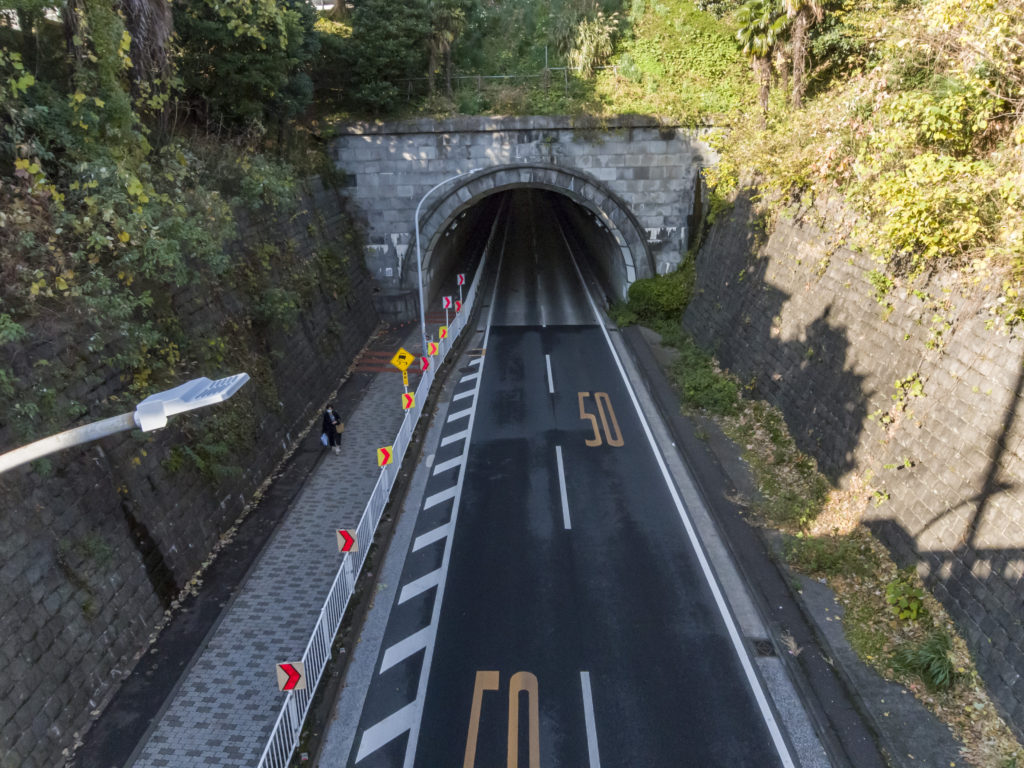 日出町→野毛→関内→横浜厳島神社→エリスマン邸→山下公園→横浜