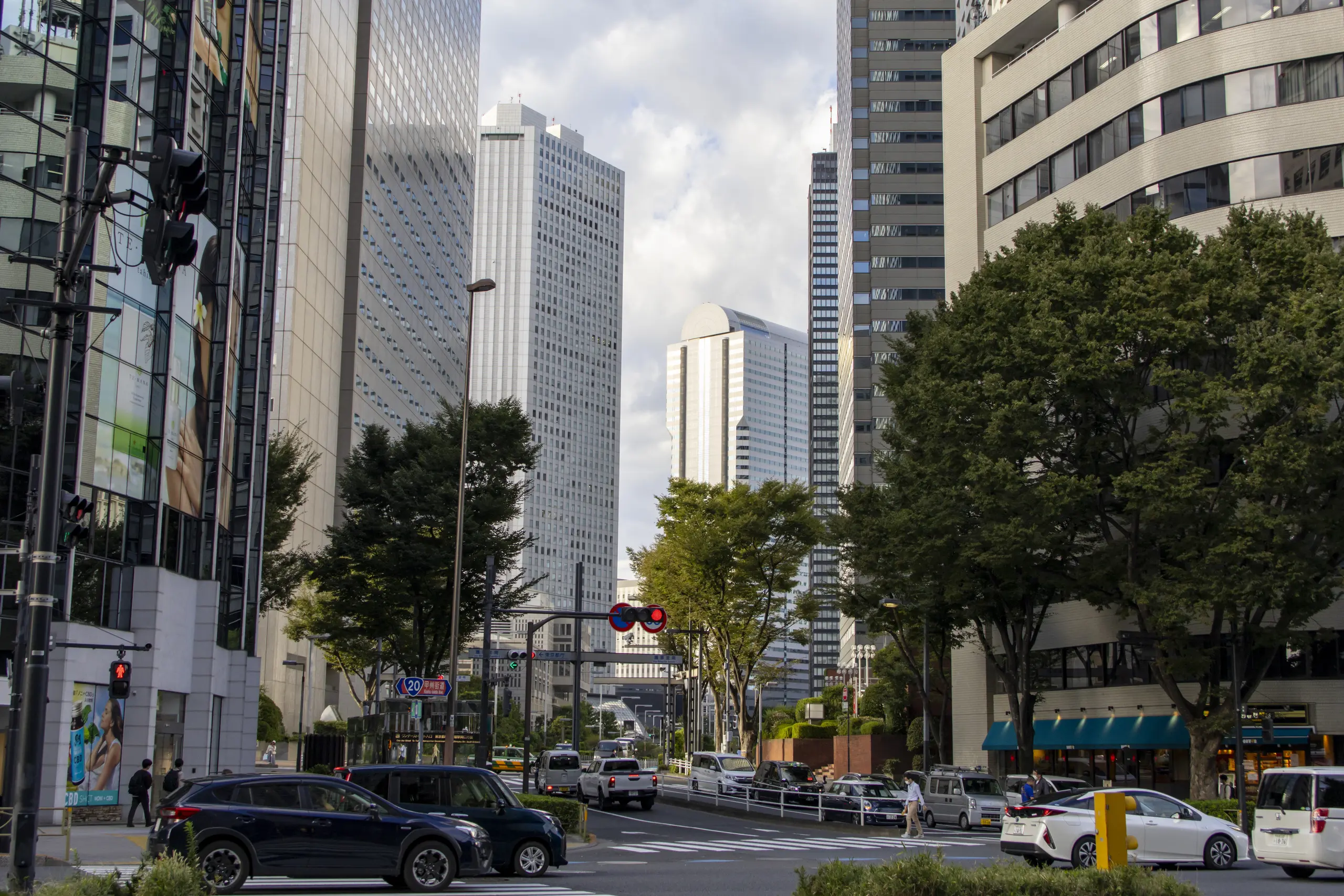 四ツ谷駅→千駄ヶ谷→稲荷大明神→代々木能舞台→新宿