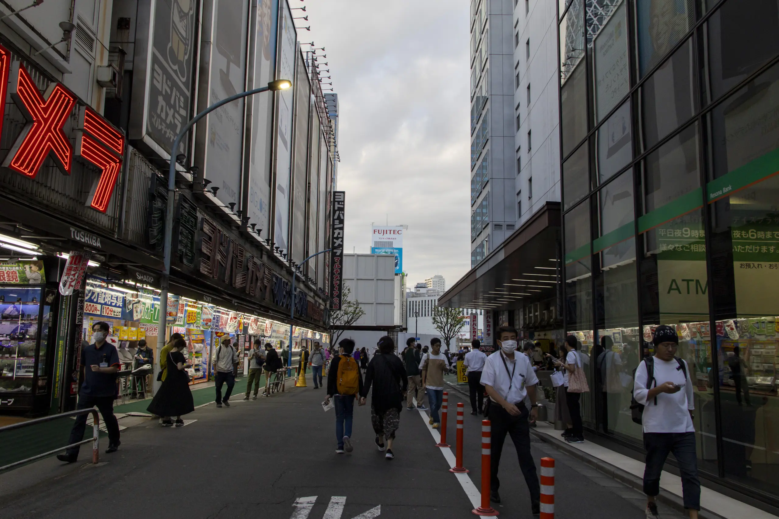 四ツ谷駅→千駄ヶ谷→稲荷大明神→代々木能舞台→新宿