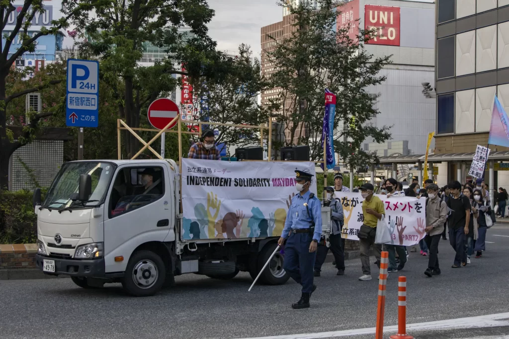 四ツ谷駅→千駄ヶ谷→稲荷大明神→代々木能舞台→新宿