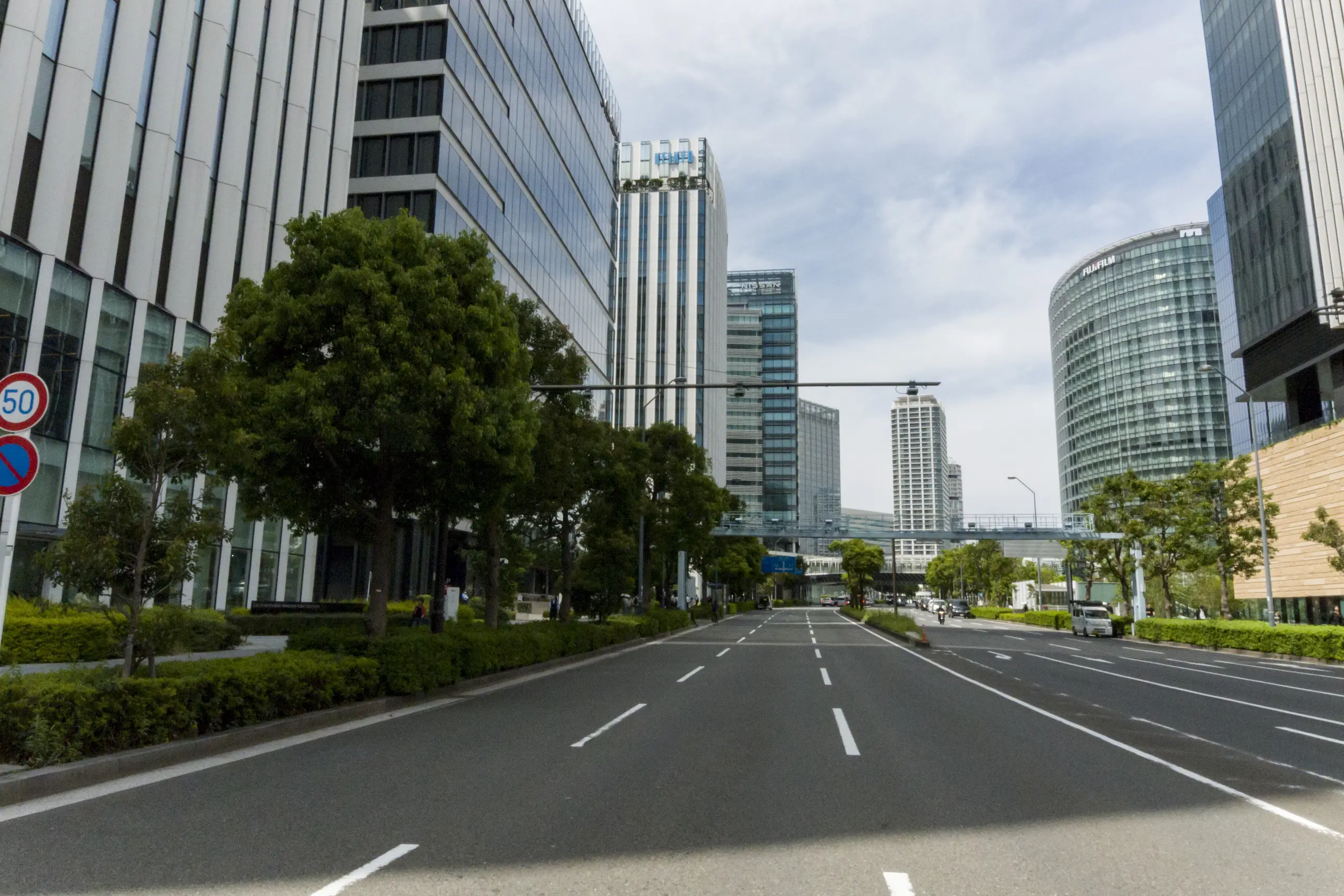 久しぶりにRicohGXRS10にて横浜 No.3