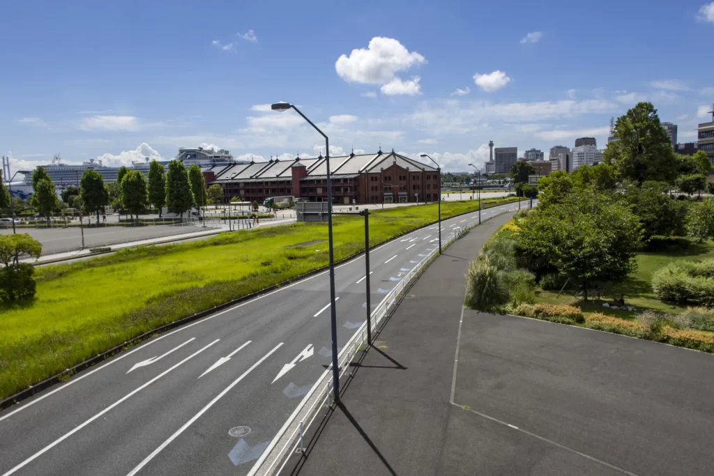 午前中の横浜→みなとみらい→関内（人が少ない）