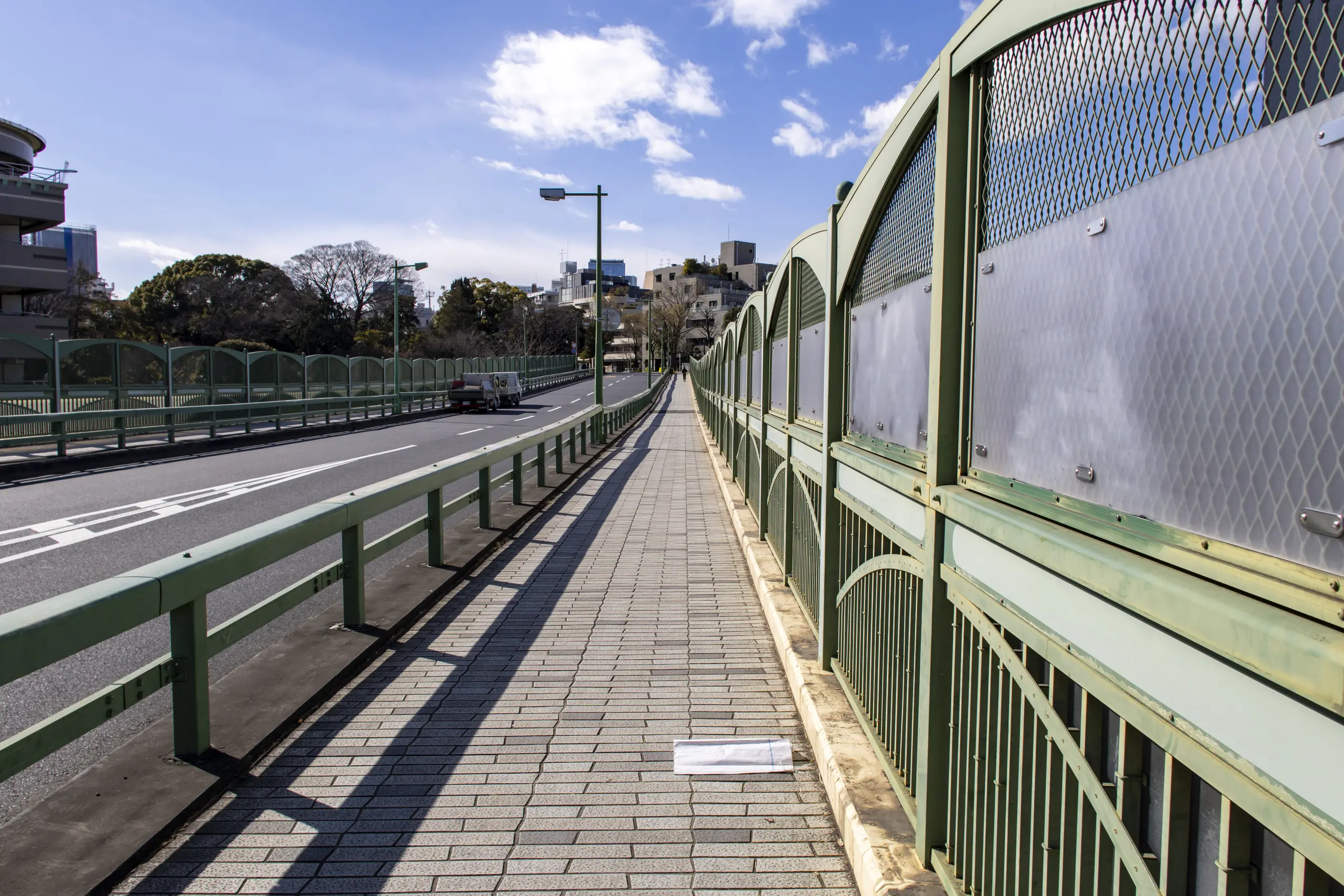 有楽町→皇居→日比谷公園→警視庁→国会議事堂→総理官邸→日枝神社→赤坂→青山→表参道→代々木公園→旧前田邸→三軒茶屋 No.37