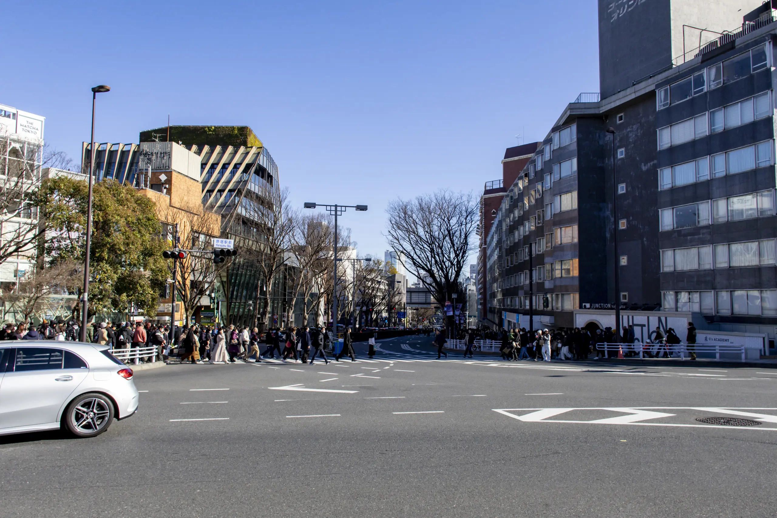有楽町→皇居→日比谷公園→警視庁→国会議事堂→総理官邸→日枝神社→赤坂→青山→表参道→代々木公園→旧前田邸→三軒茶屋 No.45