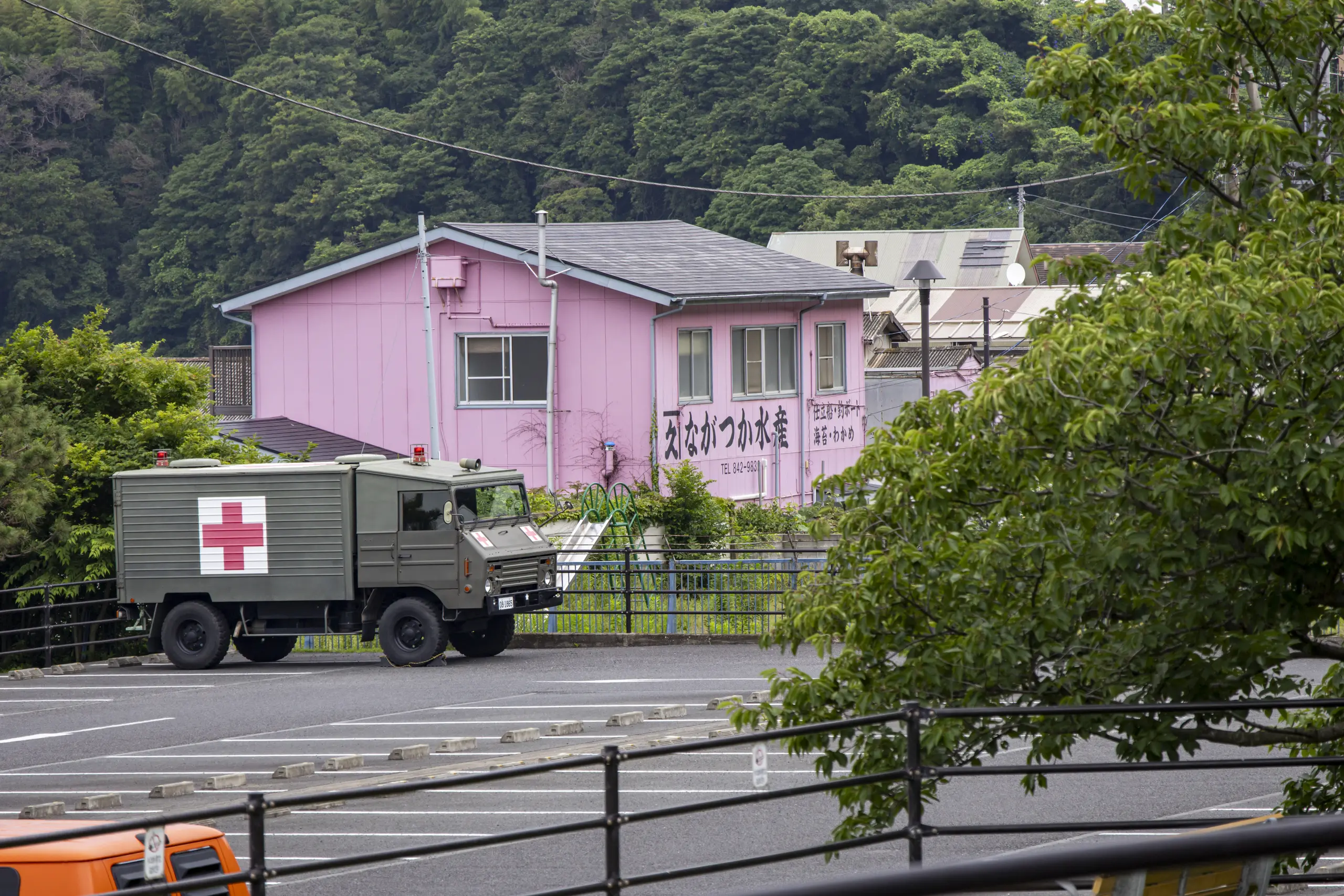 自衛隊が訓練中でした。